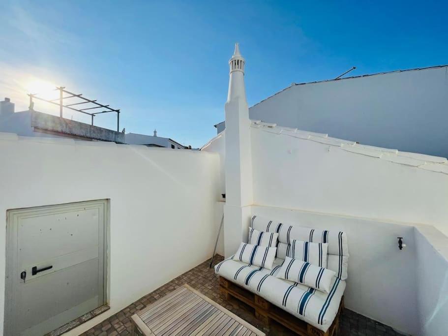 Summer Breeze Apartment, In The Historic Centre Of 拉哥斯 外观 照片